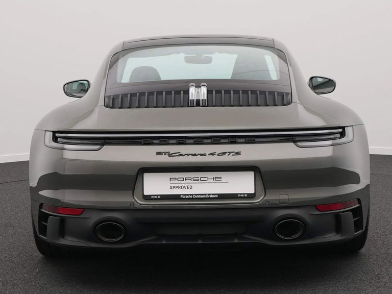 Porsche 992 Carrera 4 GTS