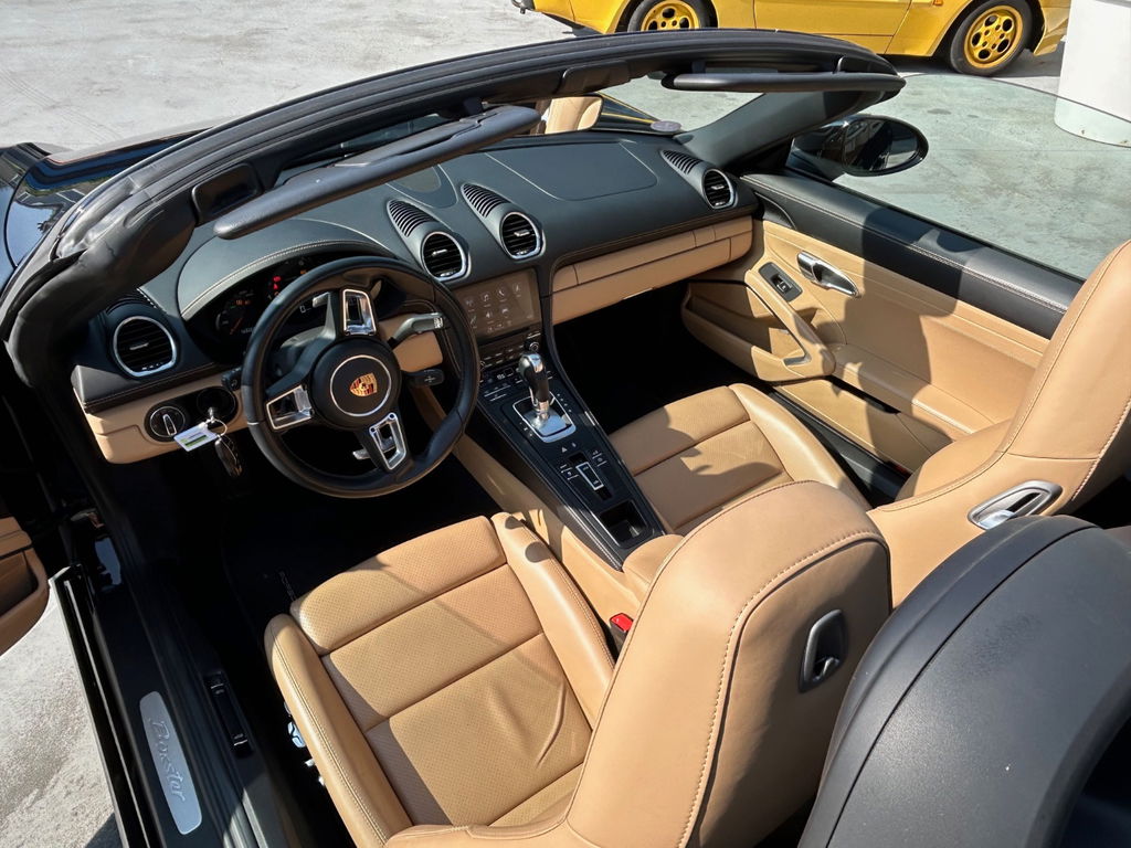 Porsche 718 Boxster