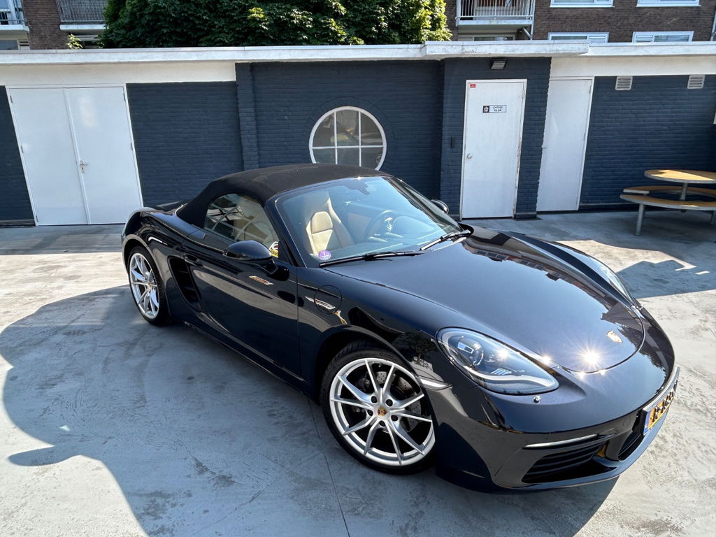 Porsche 718 Boxster