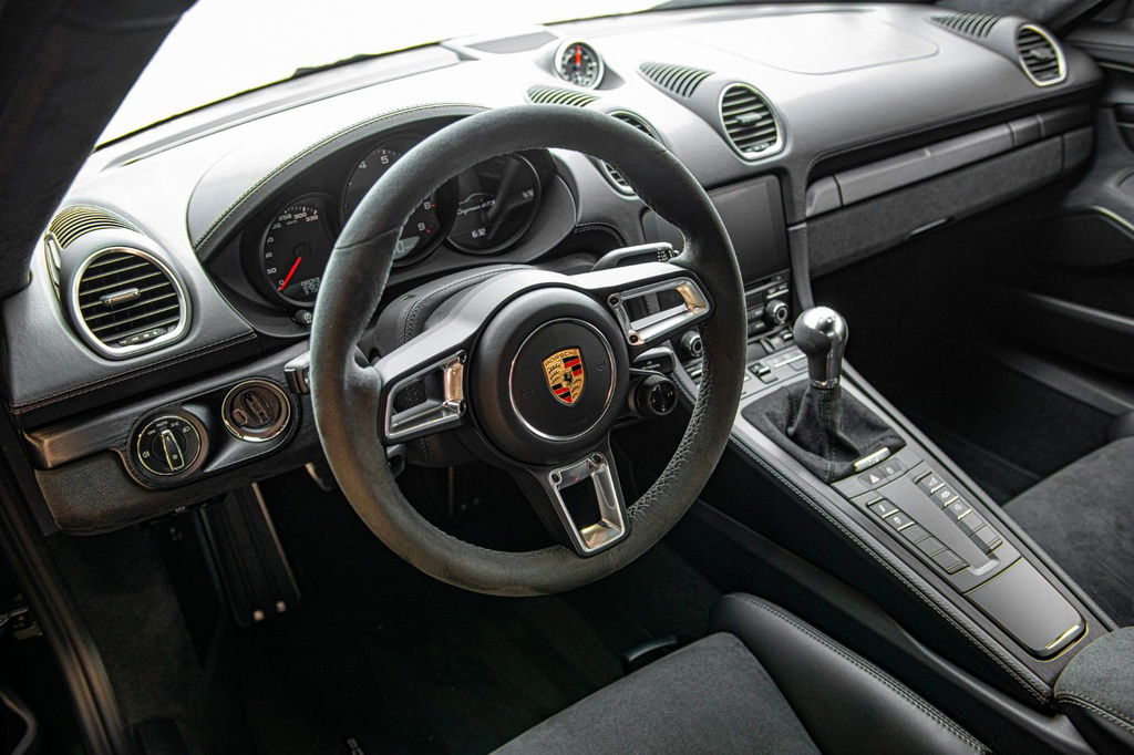 Porsche 718 Cayman GTS 4.0