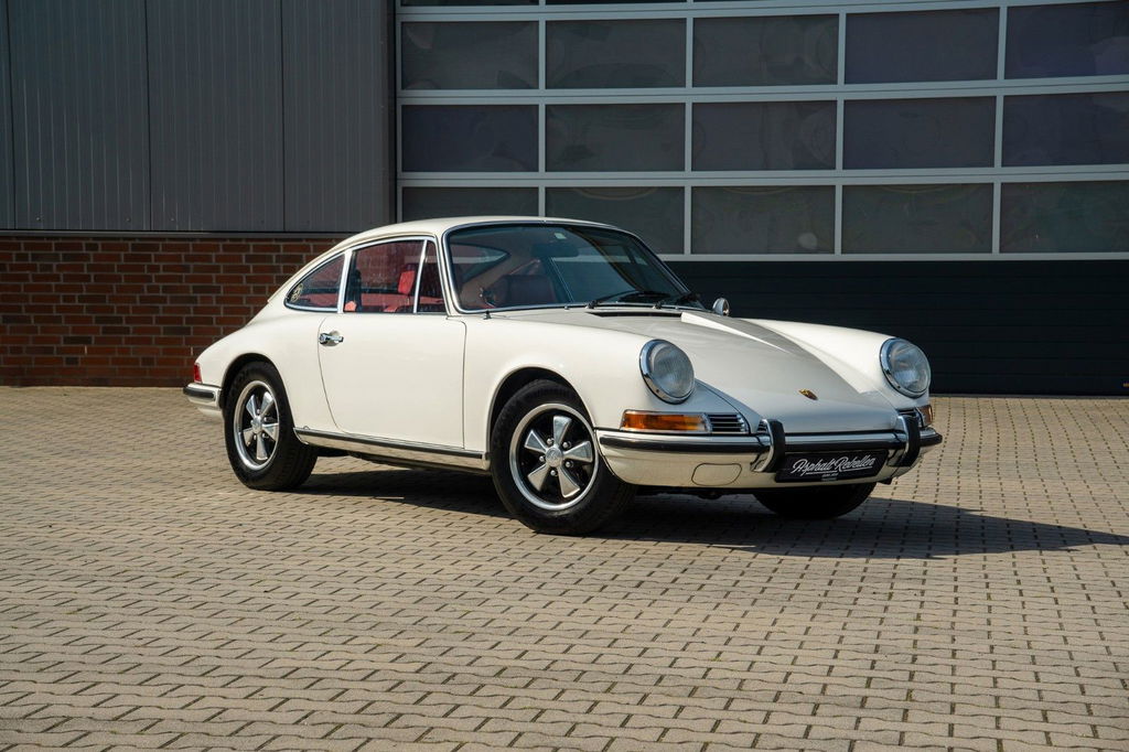 Porsche 911 E