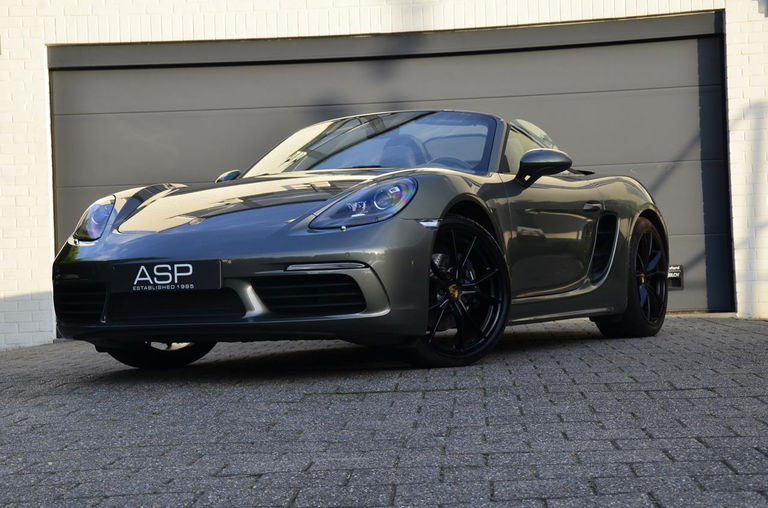 Porsche 718 Boxster