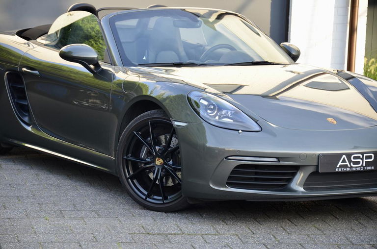 Porsche 718 Boxster