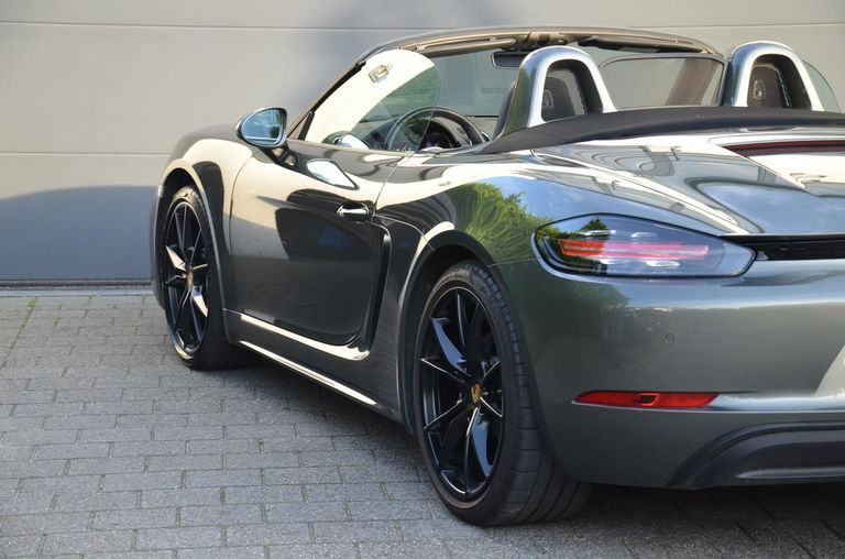 Porsche 718 Boxster