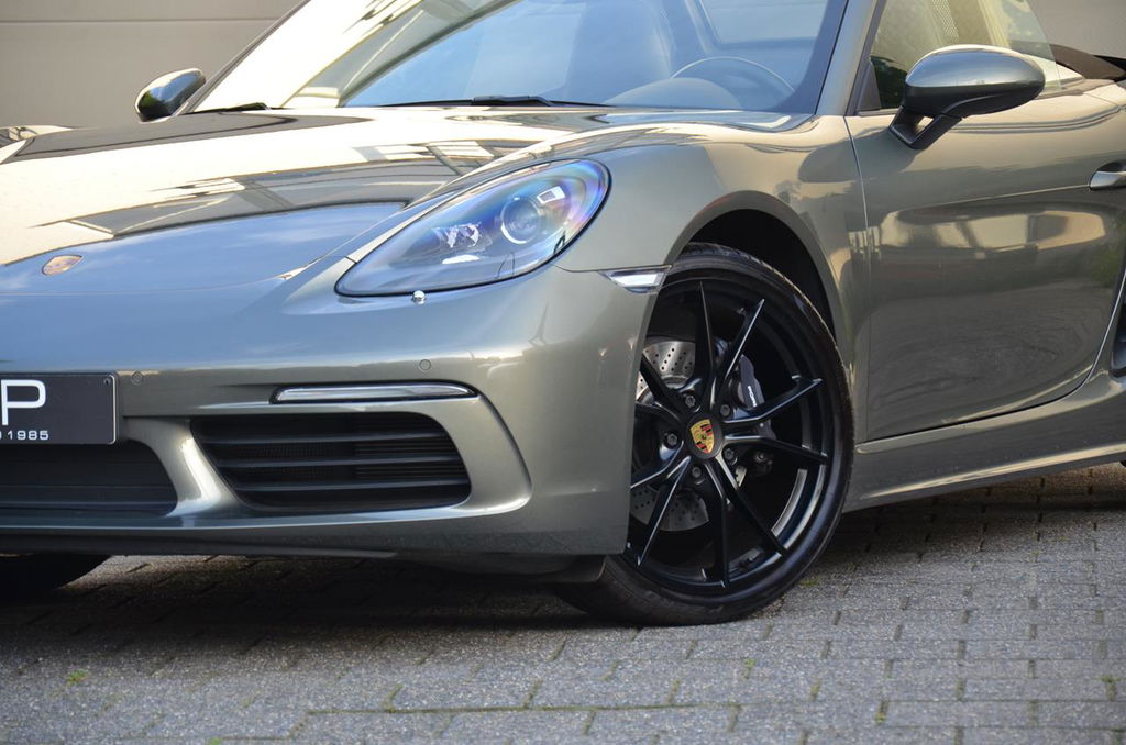 Porsche 718 Boxster