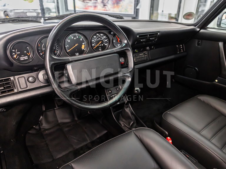 Porsche 911 Carrera 3.2 (US)