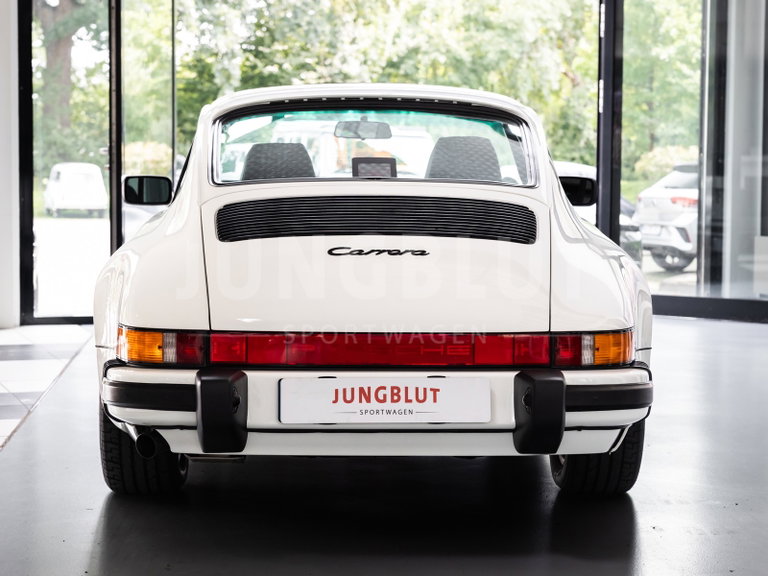 Porsche 911 Carrera 3.2 (US)