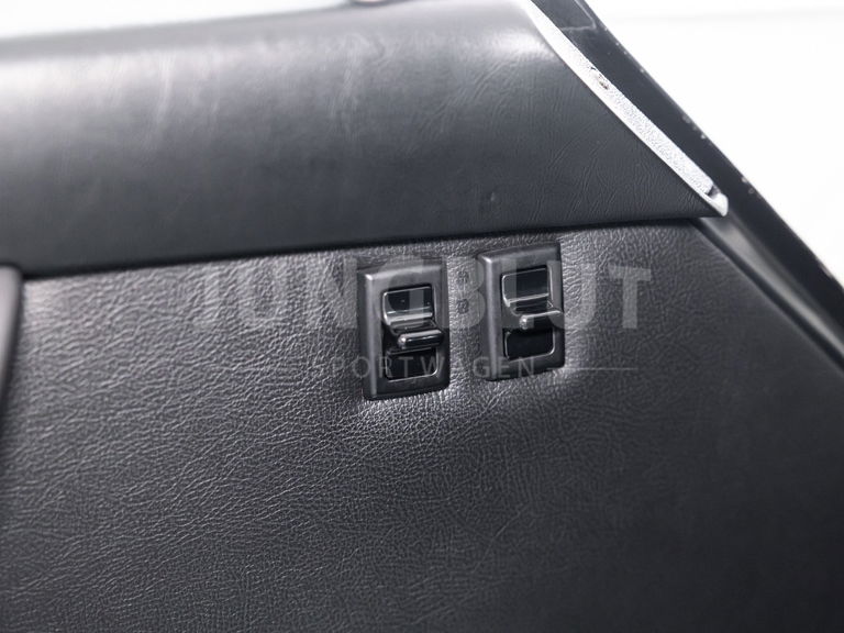 Porsche 911 Carrera 3.2 (US)