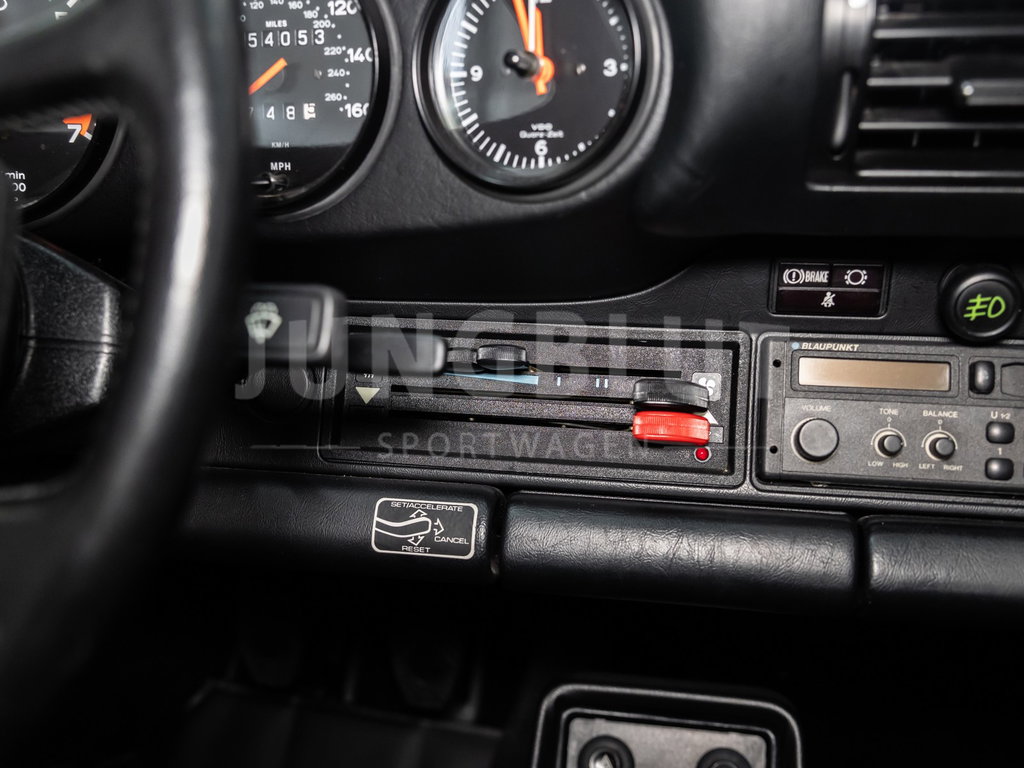 Porsche 911 Carrera 3.2 (US)