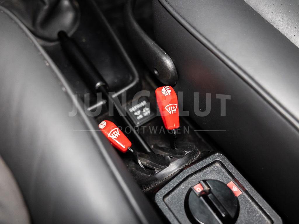 Porsche 911 Carrera 3.2 (US)