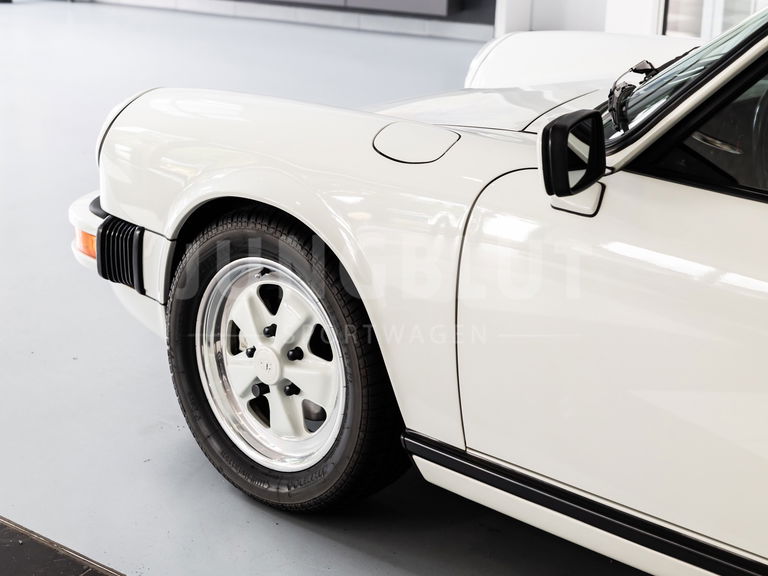 Porsche 911 Carrera 3.2 (US)