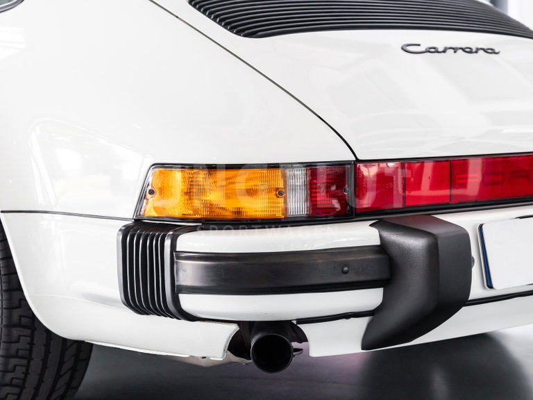 Porsche 911 Carrera 3.2 (US)