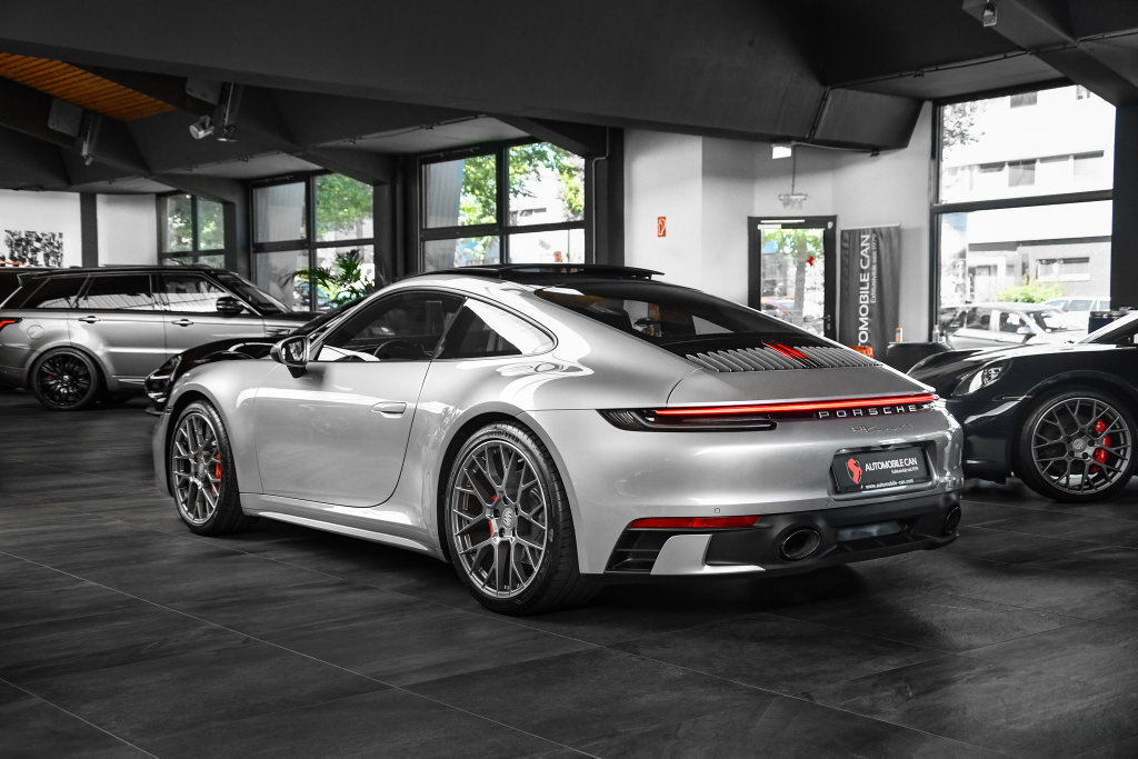 Porsche 992 Carrera 4S