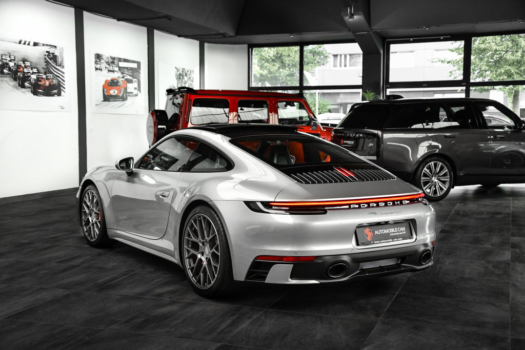 Porsche 992 Carrera 4S