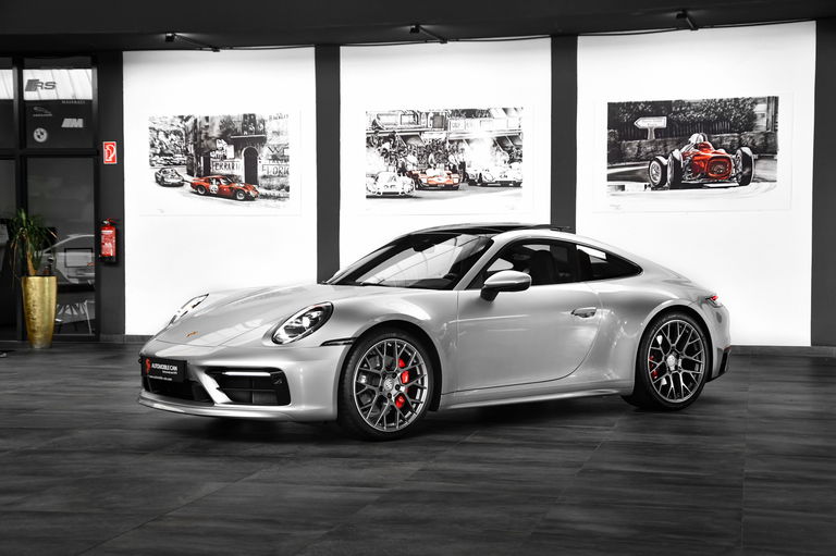 Porsche 992 Carrera 4S