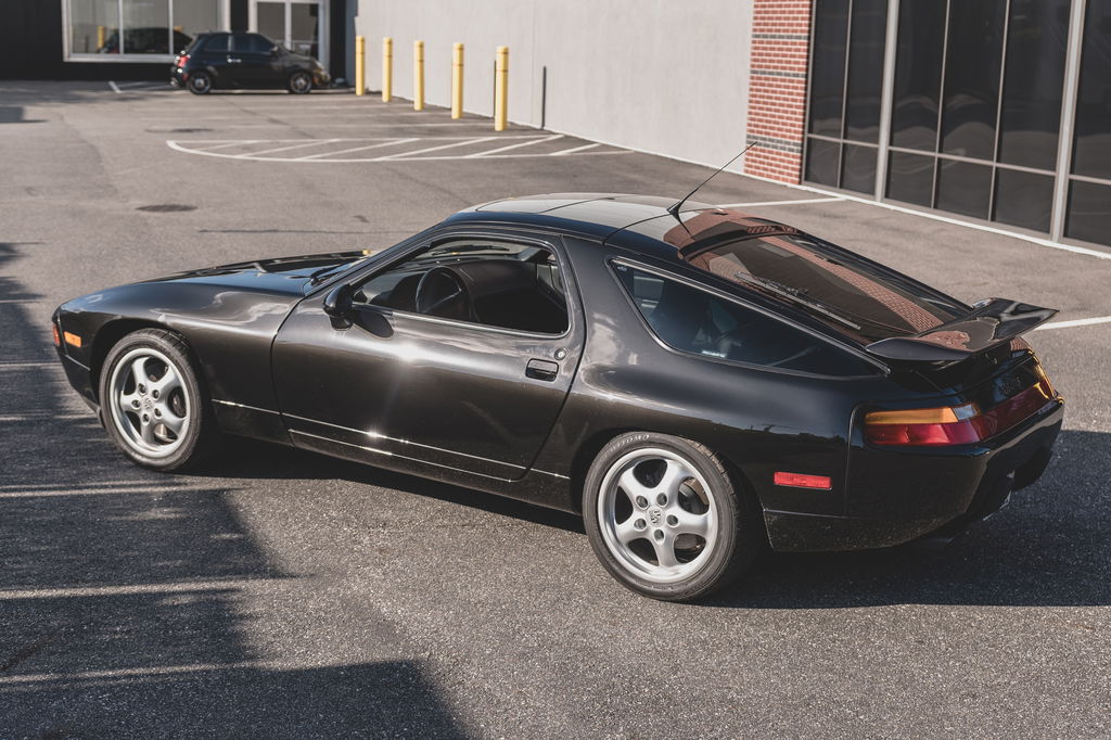 Porsche 928 GTS