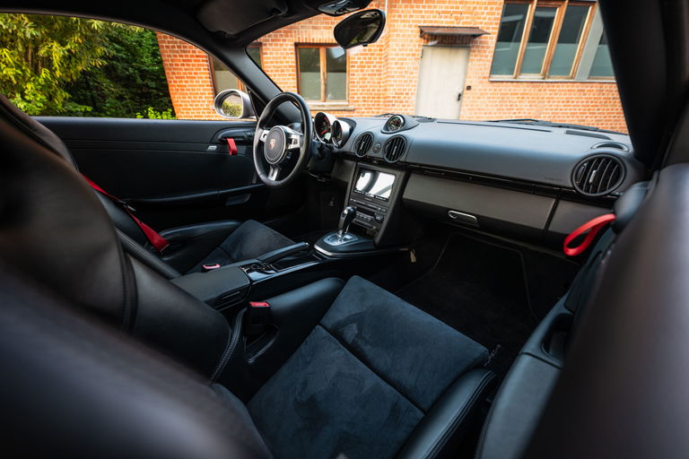 Porsche 987 Cayman R