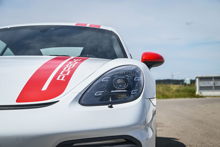 Porsche 718 Cayman GT4 Sports Cup Edition