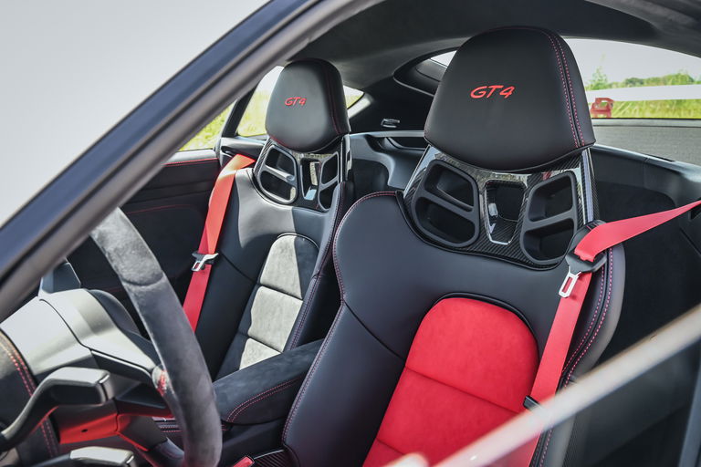 Porsche 718 Cayman GT4 Sports Cup Edition