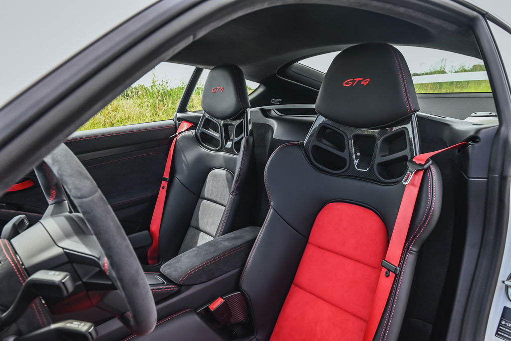 Porsche 718 Cayman GT4 Sports Cup Edition