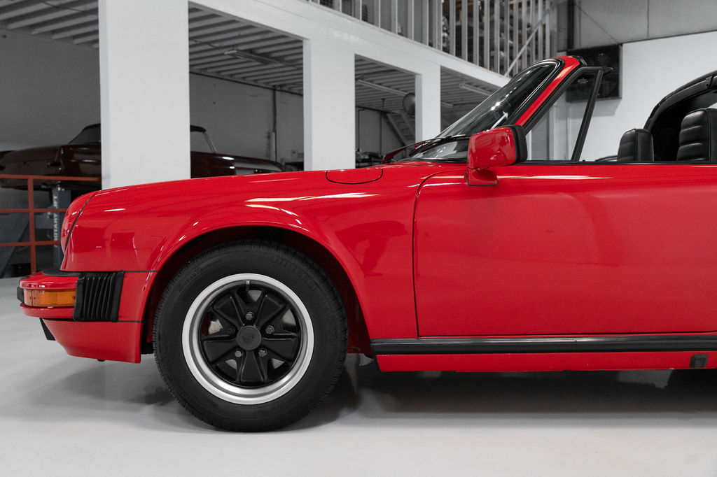 Porsche 911 Carrera 3.2 (US)