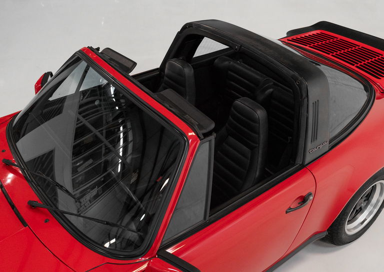 Porsche 911 Carrera 3.2 (US)