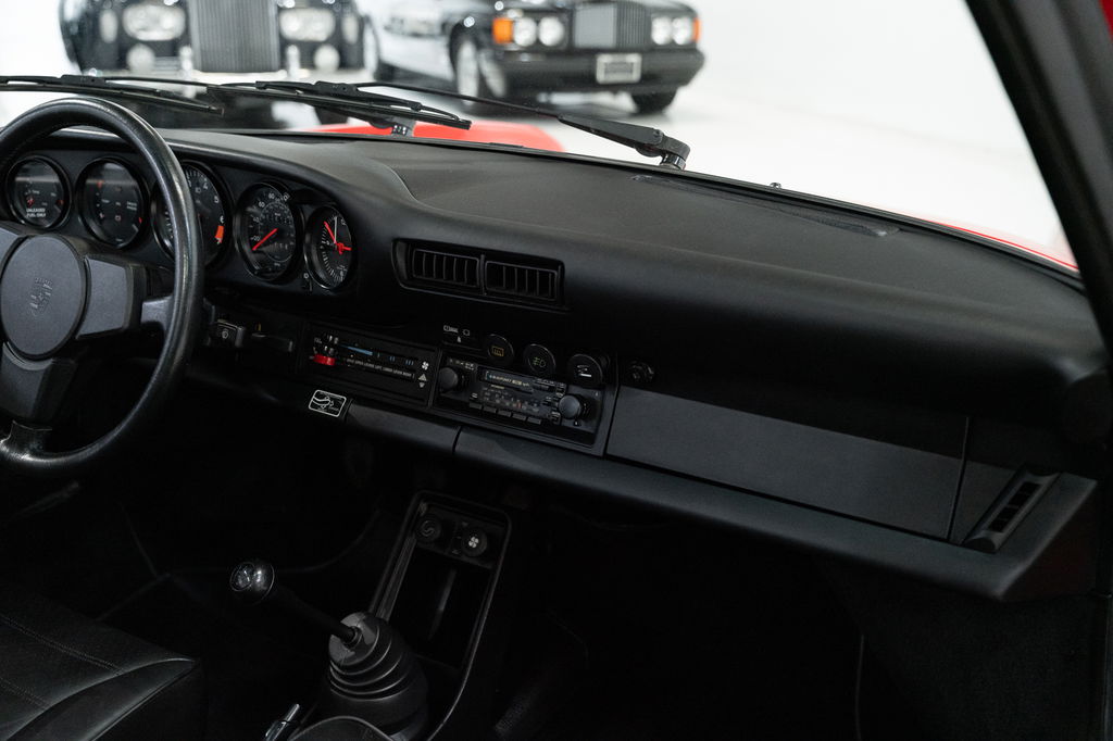 Porsche 911 Carrera 3.2 (US)