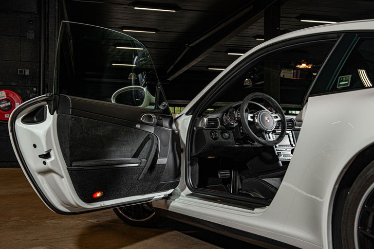 Porsche 997.2 Carrera GTS