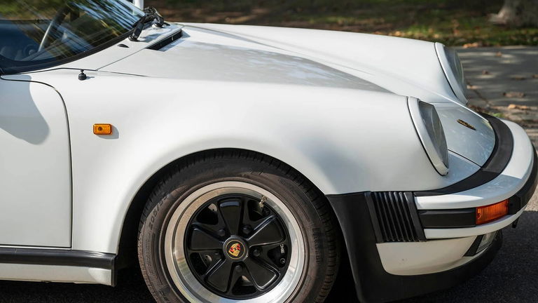 Porsche 911 Carrera 3.2 Speedster