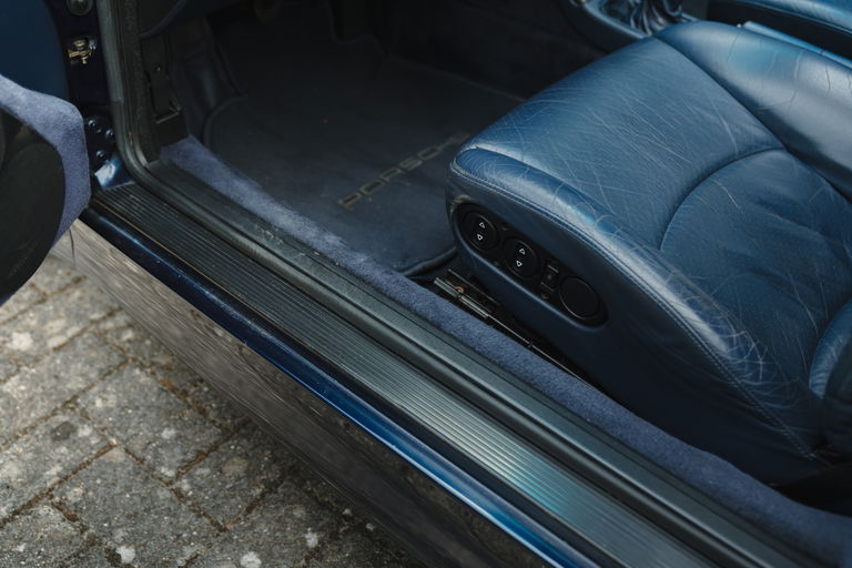 Porsche 993 Carrera 4S