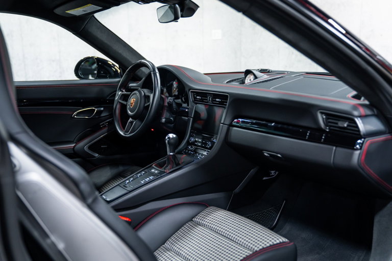 Porsche 991.2 GT3 Touring