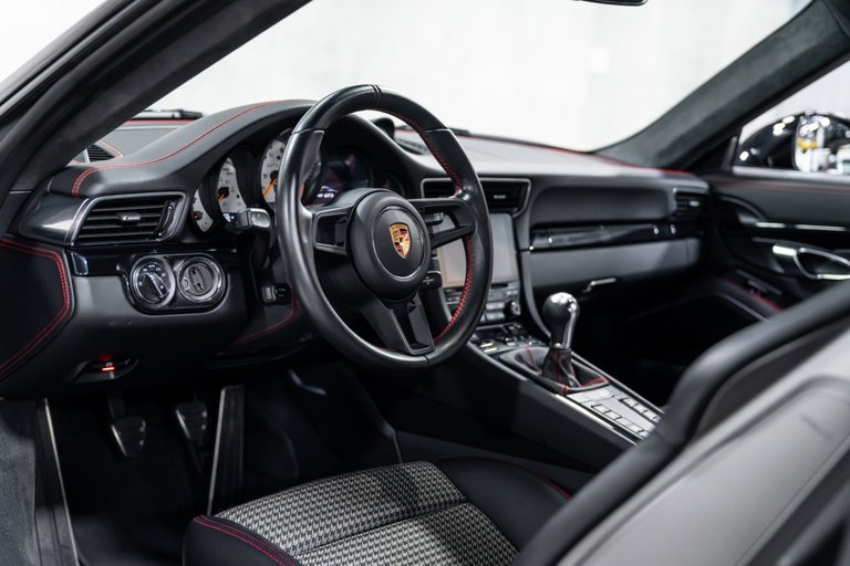 Porsche 991.2 GT3 Touring