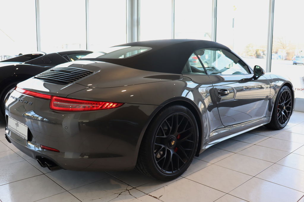 Porsche 991 Carrera 4 GTS