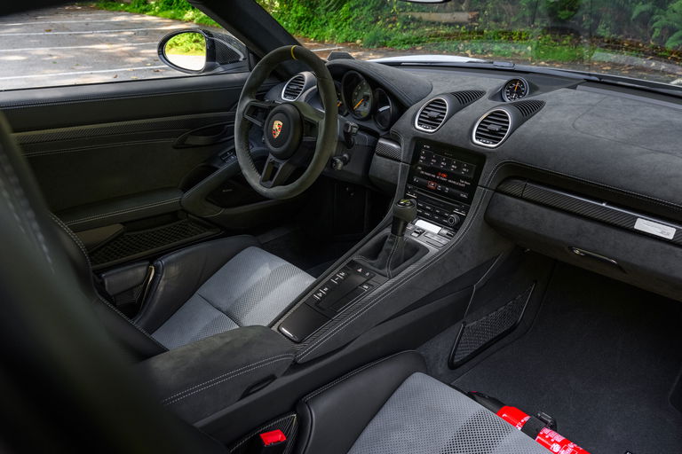 Porsche 718 Cayman GT4 RS