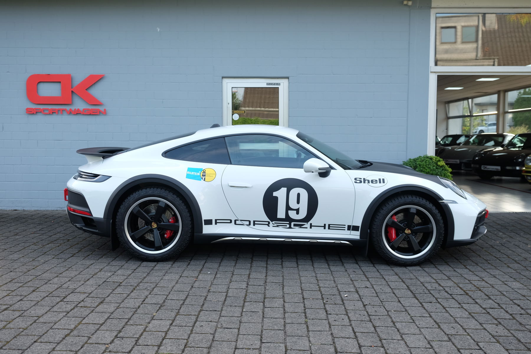 Porsche 911 Dakar 2023 - elferspot.com - Marketplace for
