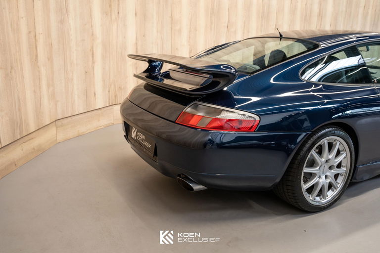 Porsche 996 Carrera 4