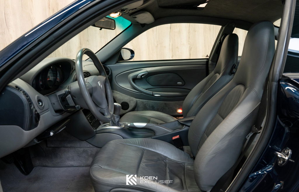 Porsche 996 Carrera 4