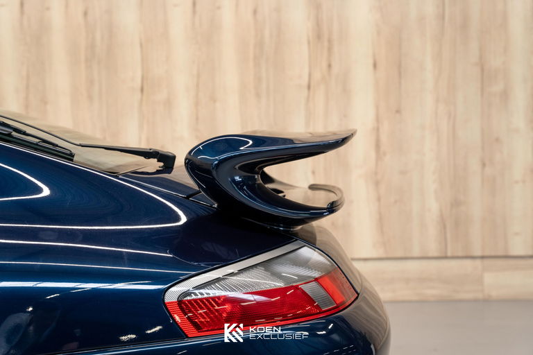 Porsche 996 Carrera 4