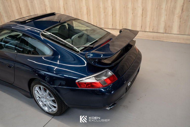 Porsche 996 Carrera 4