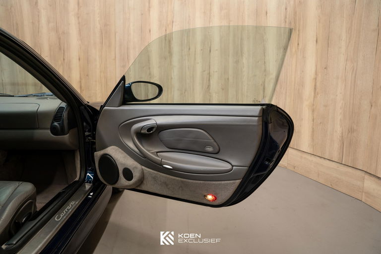 Porsche 996 Carrera 4