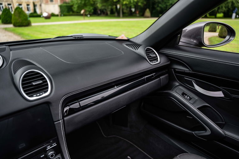 Porsche 718 Boxster T