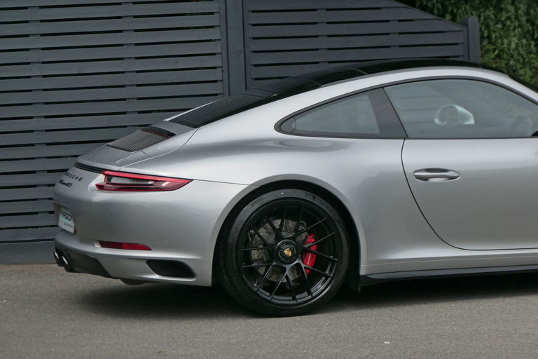 Porsche 991.2 Carrera GTS