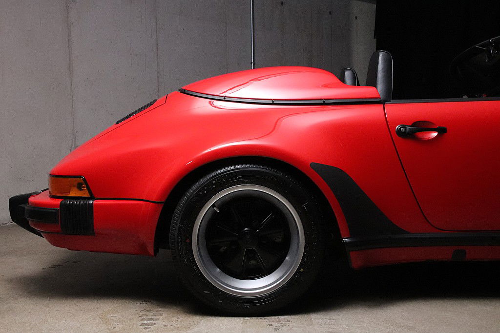 Porsche 911 Carrera 3.2 Speedster