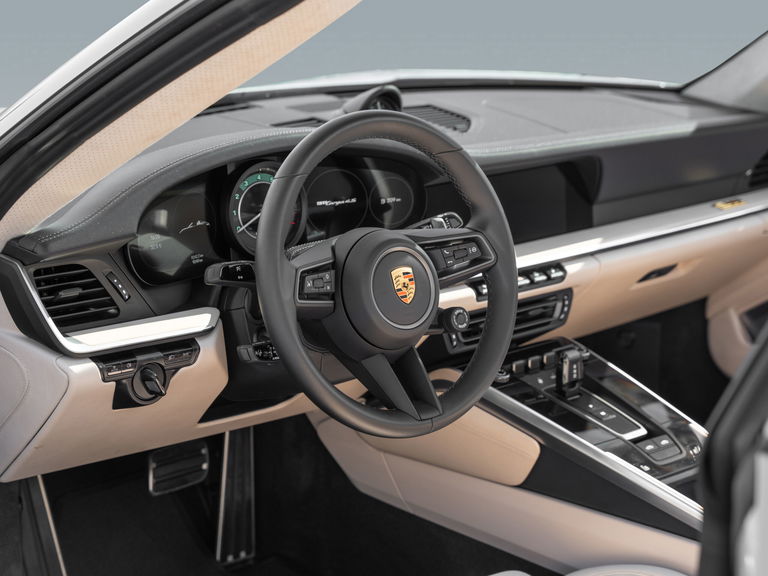 Porsche 992 Heritage Design Edition