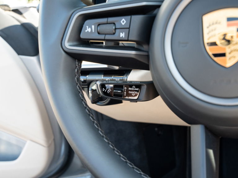 Porsche 992 Heritage Design Edition