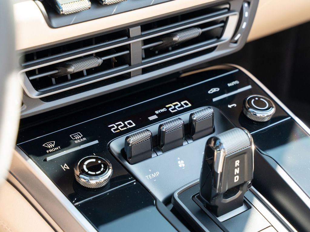 Porsche 992 Heritage Design Edition