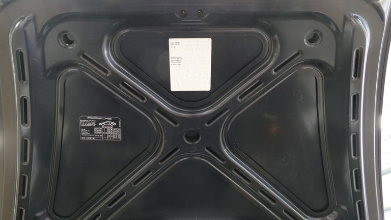 Porsche 996 Carrera 4 Millennium Edition