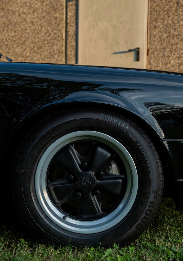 Porsche 911 Carrera 2.7