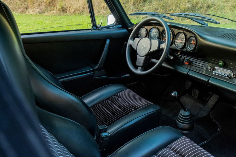 Porsche 911 Carrera 2.7