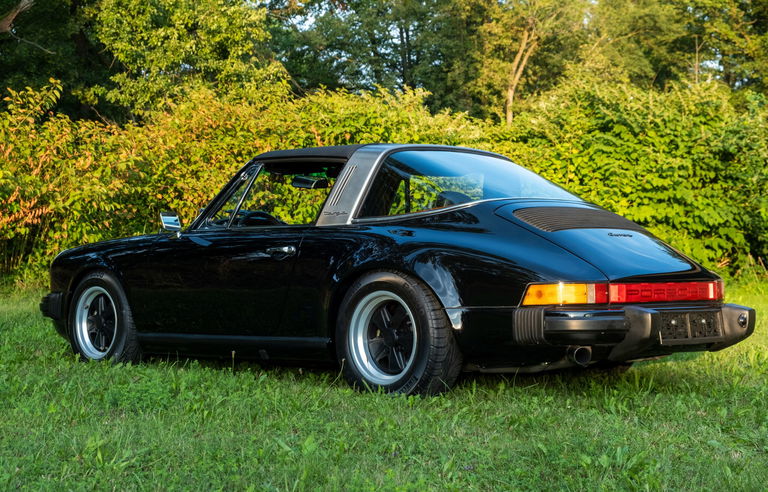 Porsche 911 Carrera 2.7